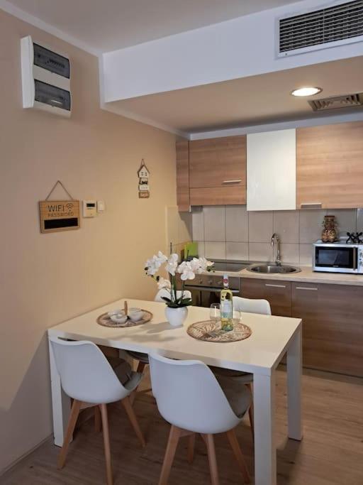 Holiday Home Apartment Μπούντβα Εξωτερικό φωτογραφία